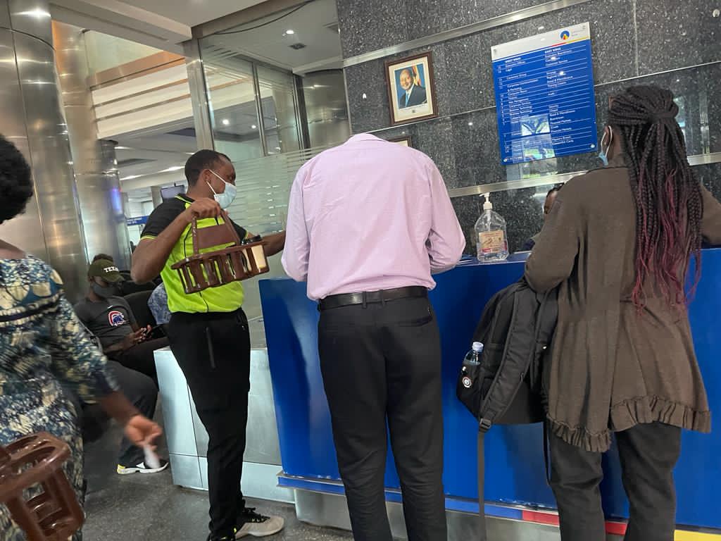 Coffeecity21's tweet photo. #Juzza Coffee Service is making coffee Affordable and Available like never before. Today our branch at City Square served coffee @CentenaryBank, Mapeera House. The Juzza App is now available on playstore. Order for coffee combos with rolex, Nyamex, chicknex, Burgers & snacks https://t.co/atwlHXrbWE