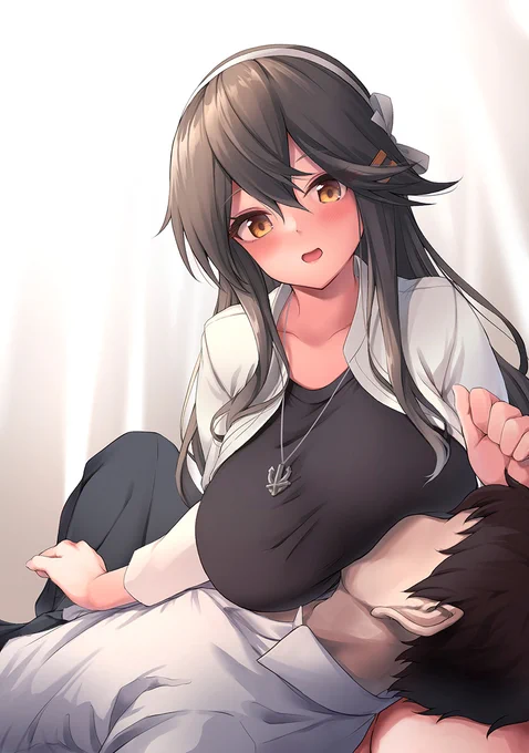買い物から帰ると膝枕してくれた榛名 