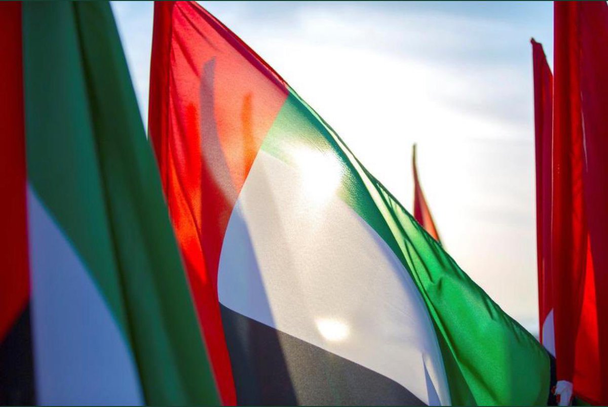 4UGifted's tweet photo. - ٣ | نوفمبر   
في قلوبنا وطن وفي سمانا علم 🇦🇪🤍 .
يوم_العلم https://t.co/KAgNFt4ayW