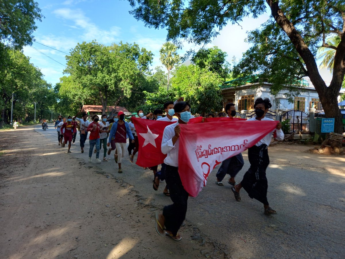 IrrawaddyNews's tweet photo. Villages close to the controversial China-backed copper mine near Mt. Letpadaung in #Sagaing Region and students from Monywa teamed up on Wednesday to show their opposition to the military regime. (Photo: CJ)
 
#WhatsHappeningInMyanmar https://t.co/28Es0WVUiF