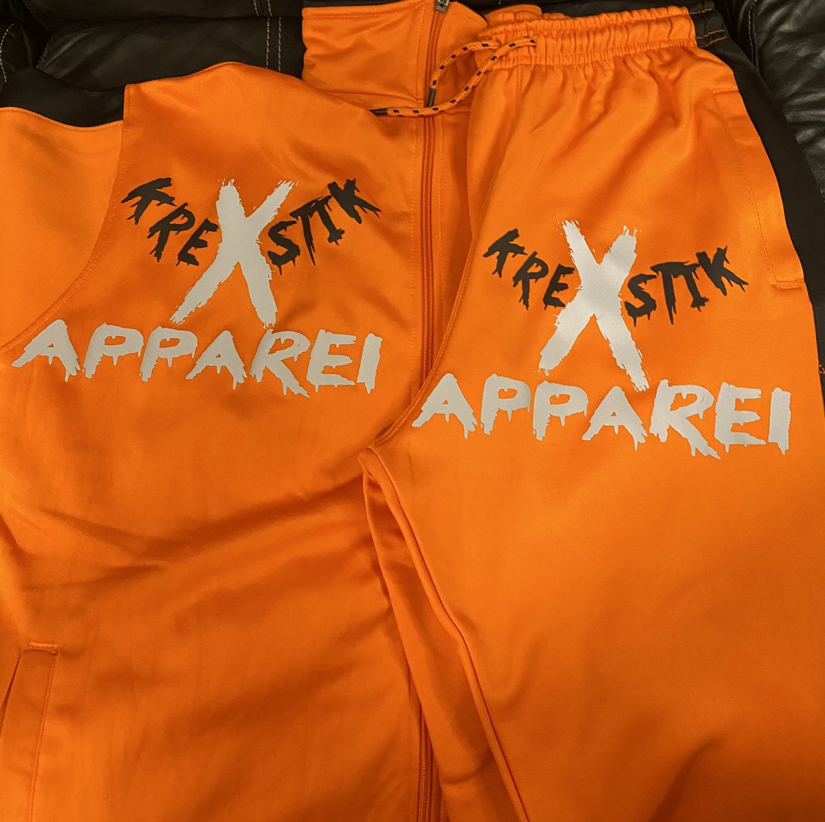KreatistiK's tweet photo. Mens Jogging Suits For This Season ๐ฅฒ๐งก๐ฅ๐ค๐พ . Dm ๐ฅ To Order. Different Color Selections Are Available As Well As Shipping Options To All 50 States !!! #Viral #Explore #JoggingSuits #KreatistiK #Reflective #BlackOwned #BlackOwnedBusiness #BlackBusiness #SmallBusiness #BuyBlack https://t.co/pE6lKzVG4Z