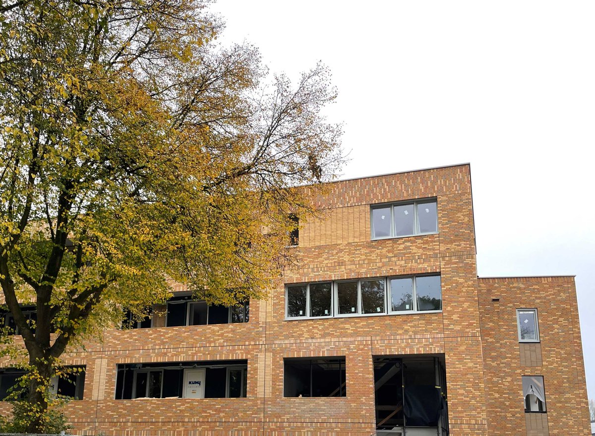 zofa_architect's tweet photo. De 29 appartementen aan de Dierenriemstraat zijn uit de steigers. Binnenkort meer! #Nijestee #NijhuisNoord #Aalbers #DijkhuisIngenieurs #BouwenKundig #Constar #Strating #Zofa https://t.co/ZweOgGKPhg