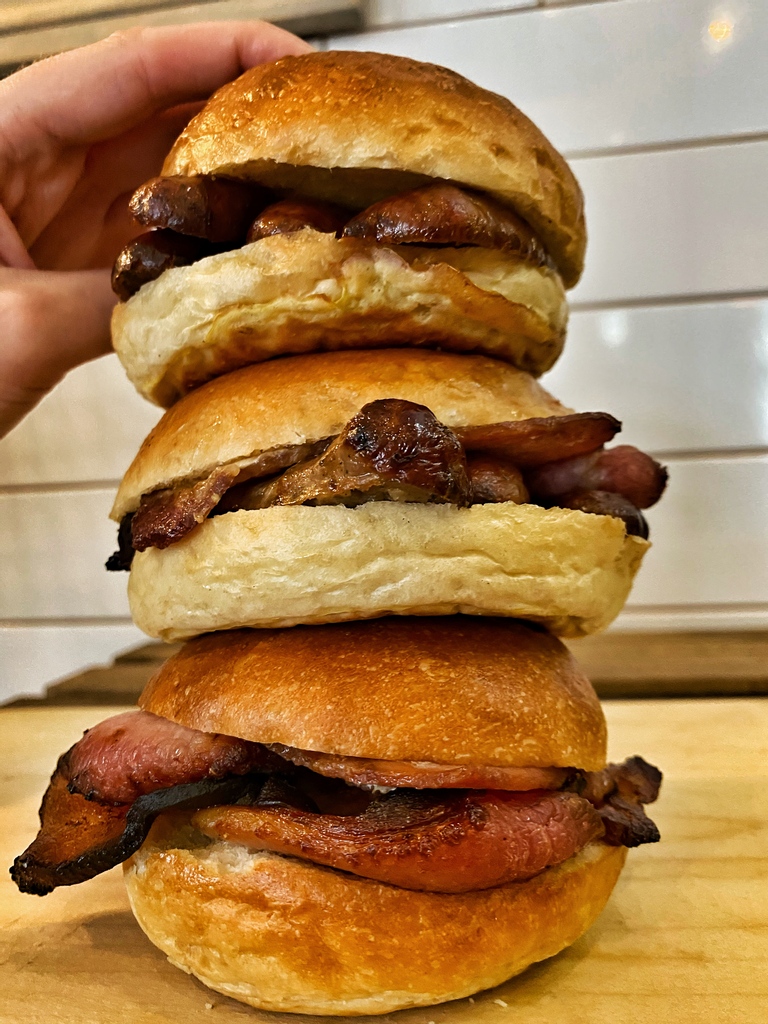 pigstyuk's tweet photo. What is your ultimate breakfast bap?
Let us know in the comments what your epic @thejollyhog breakfast combo would be ๐
https://t.co/rWZOoCpXRt
#breakfastideas #ultimatebreakfast #breakfast https://t.co/U90Uaxq163