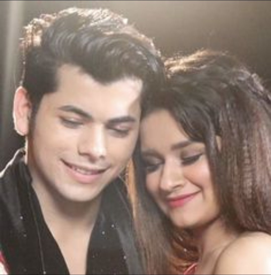 Attachment song is really beautiful just like a the attachment between sidneet and sidneetians.
We love you sidneet. 

RELIVING SIDNEET's ATTACHMENT. 

Celebrating 2 years of Attachment. 

#2YrsOfSidneetAttachment 
#RiseOfNigamsBonbros