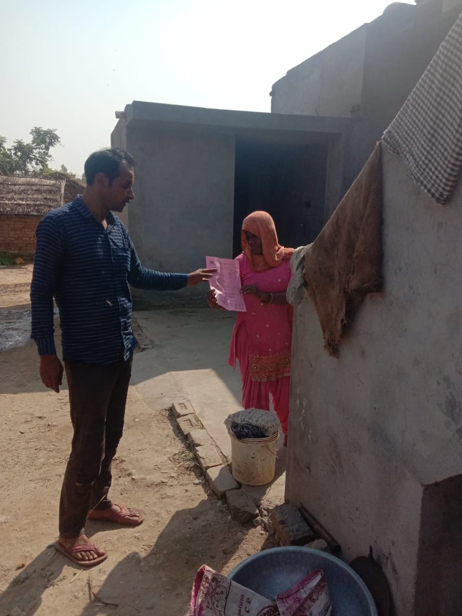 PVVNLSAHARANPUR's tweet photo. Door to door dastak abhiyan on dues and Notice distribution #OTS2021 under EDD Behat SRE.
@UppclChairman @mduppcl
@UPPCLLKO 
@MdPvvnl @PVVNLHQ
@1912PVVNL @Chief_SRE_Zone https://t.co/PWPHEzfx6B