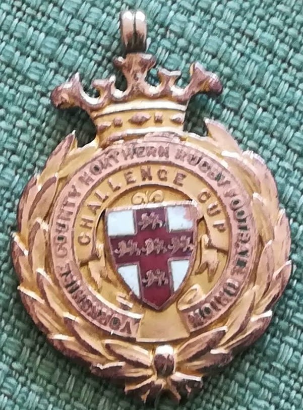 Hunslet1908's tweet photo. Today November 3rd marks the 150th anniversary of the birth of Albert Goldthorpe. Here is a photo of him proudly wearing one of his medals ad also a more recent photo of the medal. https://t.co/veNPTvL5aT