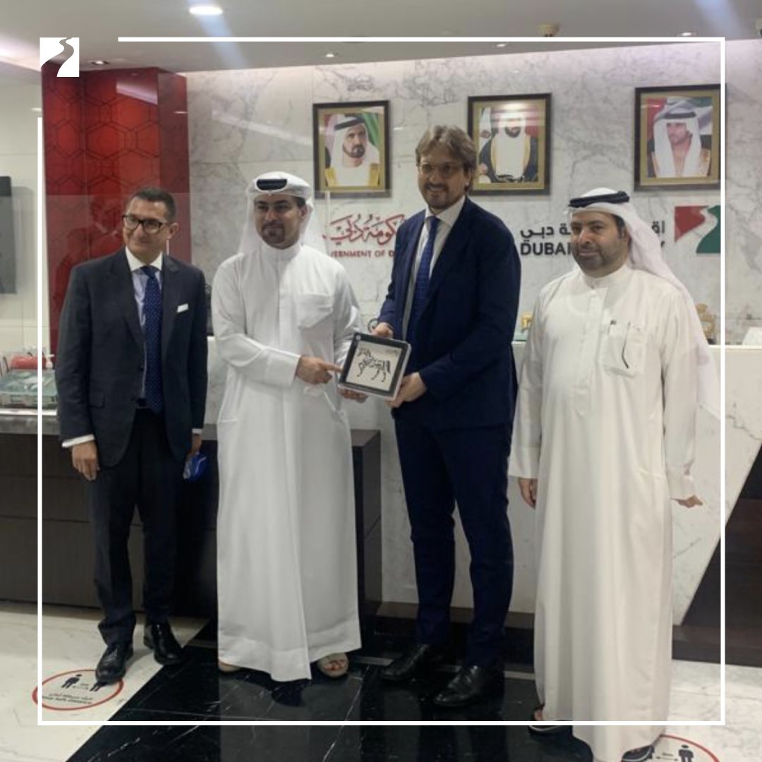 DubaiFDI's tweet photo. CEO received a delegation from the Lombardy region of Italy 🇮🇹 headed by the Regional Minister for Economic Development and accompanied by the Consul General of Italy in Dubai.
#DubaiFDI #Dubai #Italy #DubaiDED #BusinessInDubai #InvestInDubai https://t.co/tOhp8qaAvh