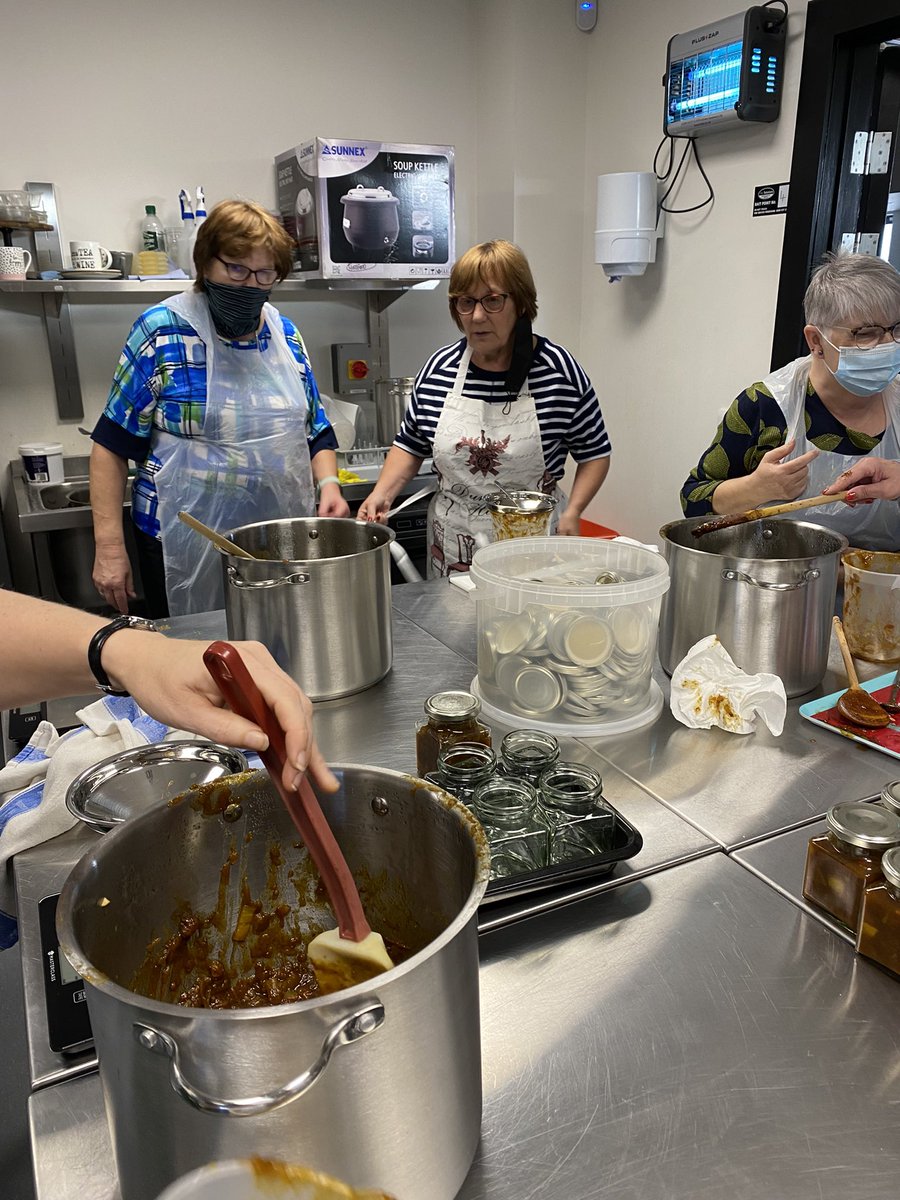 Millers_Larder's tweet photo. @verde79 @clark_pclark @tomdevlin71 @stephenbenn46 @hvasspastrychef @LanarkshireLar1 @fionarichmond8 @rosalindslarder @WMccurrach @cheffess2002 So pleased to be asked & welcomed by @AyrshireFoodHub to use their 5๐ kitchen & make chutney with volunteers & locals. @hamlynsoats https://t.co/i7KomMbjWf