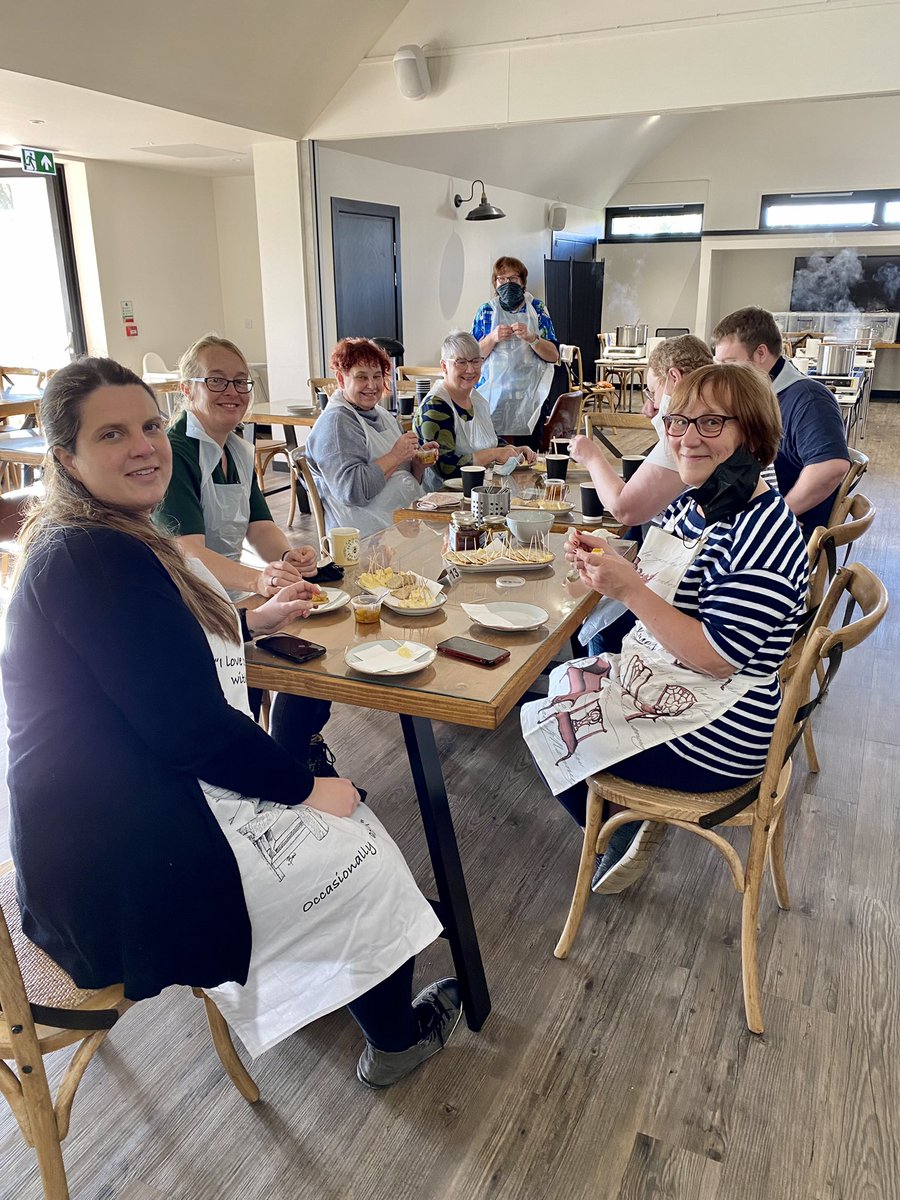 Millers_Larder's tweet photo. @verde79 @clark_pclark @tomdevlin71 @stephenbenn46 @hvasspastrychef @LanarkshireLar1 @fionarichmond8 @rosalindslarder @WMccurrach @cheffess2002 So pleased to be asked & welcomed by @AyrshireFoodHub to use their 5๐ kitchen & make chutney with volunteers & locals. @hamlynsoats https://t.co/i7KomMbjWf