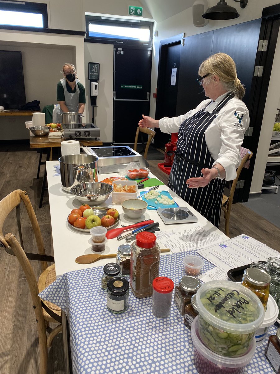 Millers_Larder's tweet photo. @verde79 @clark_pclark @tomdevlin71 @stephenbenn46 @hvasspastrychef @LanarkshireLar1 @fionarichmond8 @rosalindslarder @WMccurrach @cheffess2002 So pleased to be asked & welcomed by @AyrshireFoodHub to use their 5๐ kitchen & make chutney with volunteers & locals. @hamlynsoats https://t.co/i7KomMbjWf