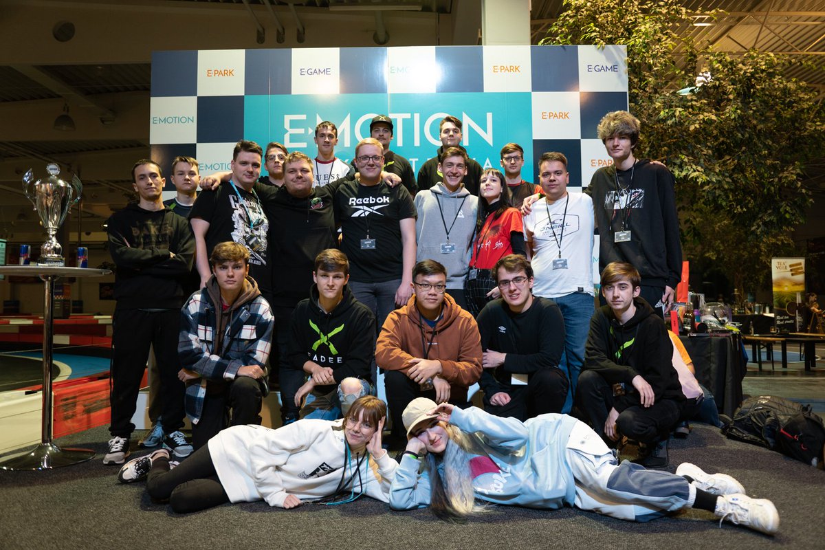 2021 Ostrava Championship ❤️ Super happy that I met all the people that I know from Valo irl, it was a great experience and I have only all the great memories from this event<33 Thank you everyone!<3

PS: The second photo is me when someone gets caught in my tripwire 🥰