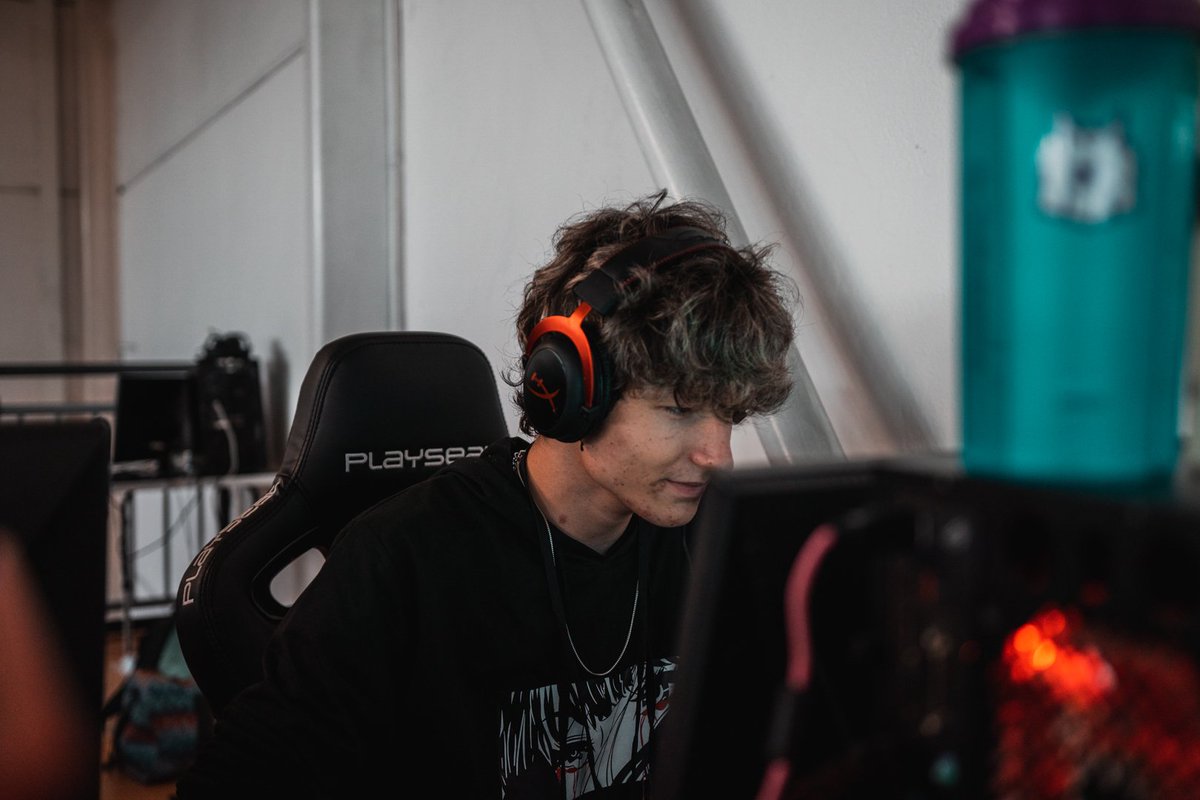 ayyzicle's tweet photo. 2021 Ostrava Championship ❤️ Super happy that I met all the people that I know from Valo irl, it was a great experience and I have only all the great memories from this event<33 Thank you everyone!<3

PS: The second photo is me when someone gets caught in my tripwire 🥰 https://t.co/E5EDfU13VM