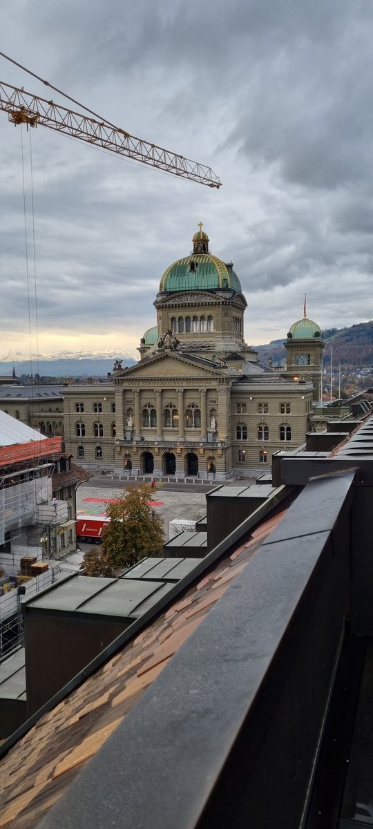 rinoborini's tweet photo. Day 1️⃣ @fhhwz #HWZdigitalfinance Studytour 🔥 Startschuss mit Mark Chardonnes @innofactoy_ag. Super spannend, was in der Hauptstadt im Bereich #DigitalFinance #Toeknisierung etc passiert. https://t.co/vAym3dP5e0
