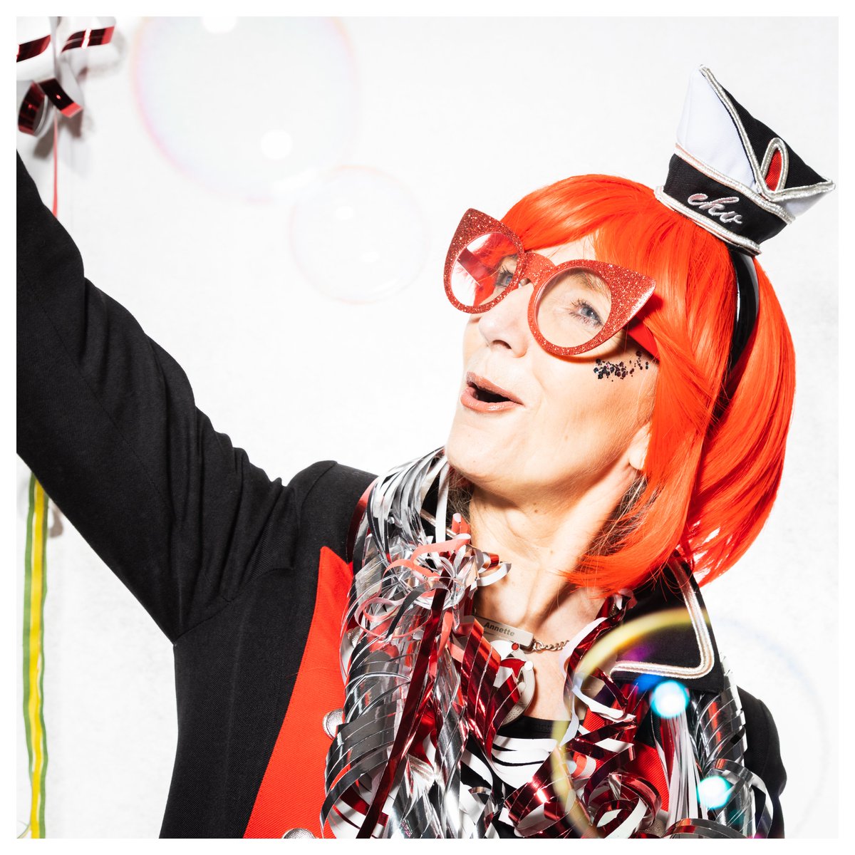 Durch die Pandemie ist 2020 die Session praktisch ausgefallen aber in diesem Jahr geben wir dem #Karneval wieder ein Gesicht und tragen die Freude und das Lebensgefühl in die weite Welt. #lachen #nrw #fotografie

christian-thieme.de/gallery/