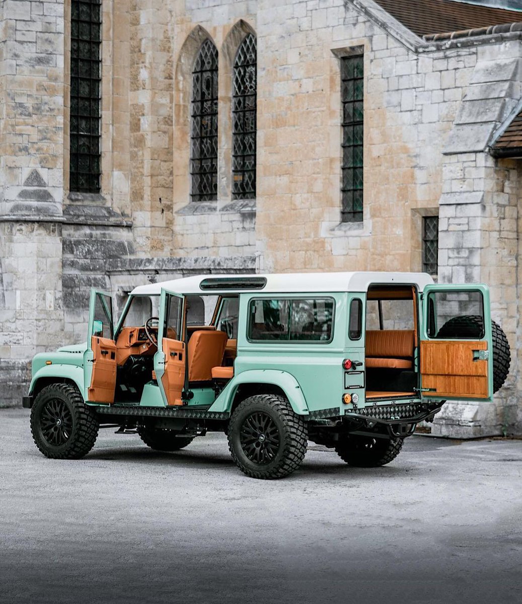 seikkmag's tweet photo. 𝒶𝒹𝓋𝑒𝓃𝓉𝓊𝓇𝑒 𝓇𝑒𝒶𝒹𝓎 🇬🇧 
Follow S E I K K for more stunning content. Land Rover #Defender110 built by the marvellous @retro_defenders (IG). #seikk #greenlandrover #landrover110defender #landroverdefender110 #defenderlifestyle
.
Tag a friend | https://t.co/Hoe4a1scID 😍 https://t.co/qZJOe5xAI9