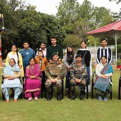 “We are one Family”
#LtGenYKJoshi #ArmyCdrNC interacted & felicitated #Kargil War #VeerNaris, conveyed his appreciation for their invaluable sacrifices & assured all possible support for their efforts towards growth & empowerment of their children.