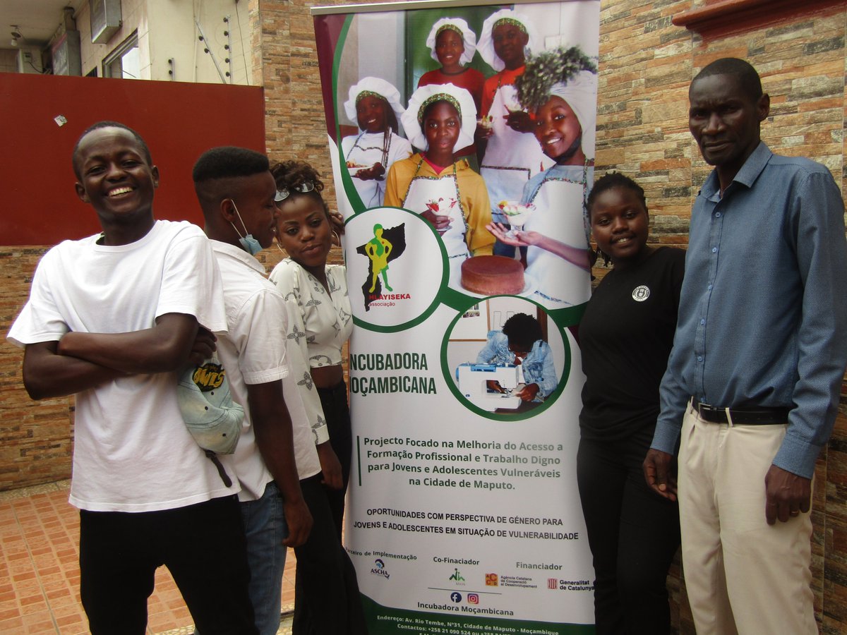 fundaciomain's tweet photo. Compartim amb molta alegria les imatges de l'acte d'inauguració formal de les instal·lacions de la Incubadora Moçambicana a Maputo, un projecte finançat per @cooperaciocat #ACCD i implementat per @fundaciomain #Hlayiseka i #ASCHA amb el suport de @fundacioidea https://t.co/BN7WPUyWob