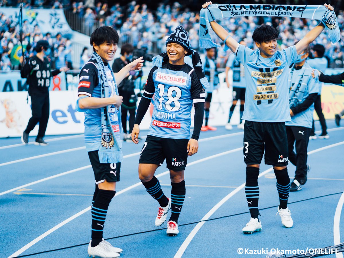 GoalJP_Official's tweet photo. 背番号 1⃣8⃣ と 2⃣5⃣

セレモニーで #田中碧 のユニフォームを着用した #脇坂泰斗 (#旗手怜央 は #三笘薫 のユニフォームを着用) は…

「直接頼まれたわけではないが、一緒に戦ってきた選手の思いを背負ってやっているので、そういう気持ちで着させてもらった」

詳しくは👇
https://t.co/yHENFIdst0 https://t.co/lQnrBNe1HZ