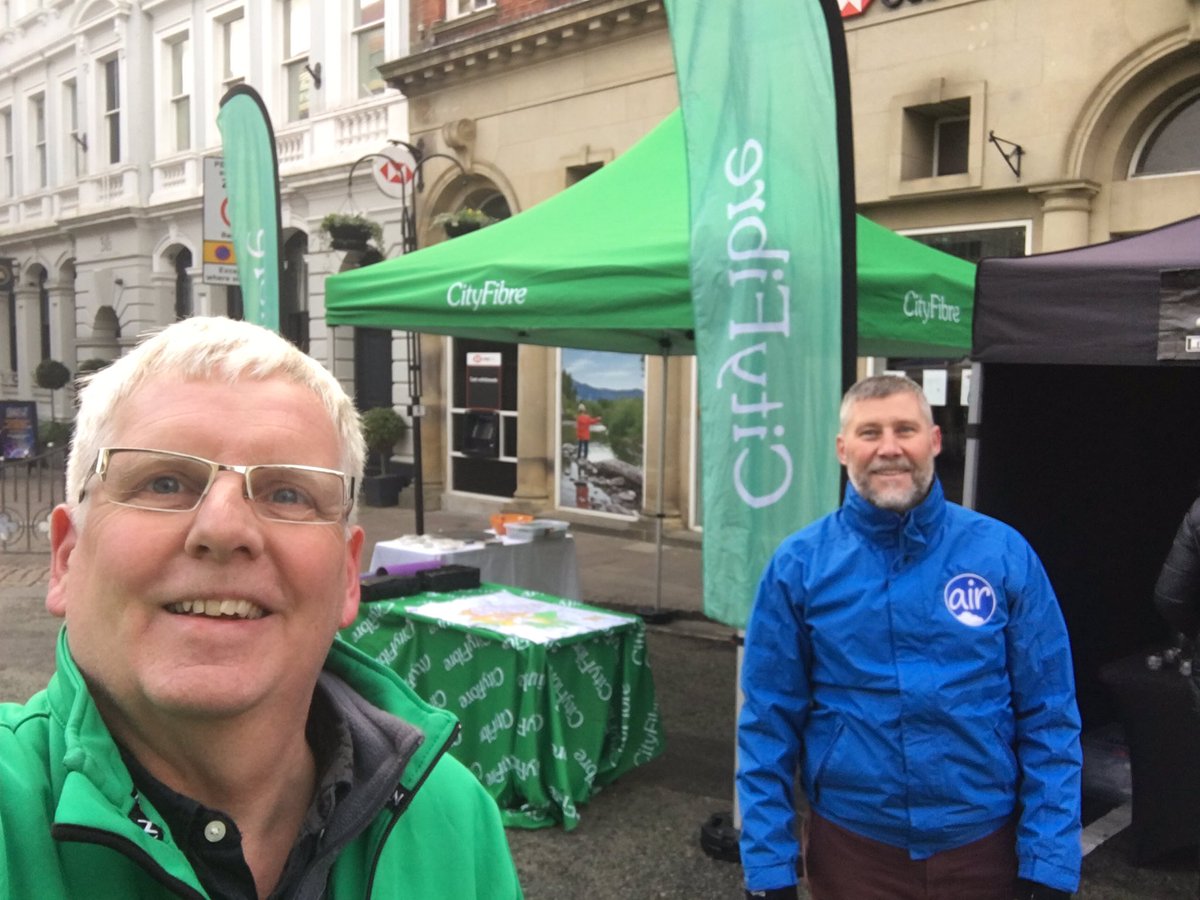Cold but bright my morning  in Bury St Edmunds market.  Come and chat to <a href="/CityFibre/">CityFibre</a> &amp; <a href="/AirBroadband_UK/">Air Broadband</a> about full fibre in BSE
