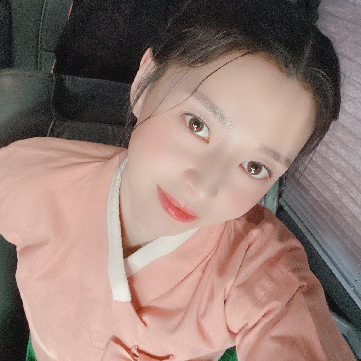 KwonNaraUpdates's tweet photo. 211102 [hv_nara] Kwon Nara Kakao GC Updates ❤

(throwback selfies during Royal Secret Agent drama filming) 😍

https://t.co/3hwqlhoIg0

#KwonNara #권나라 #MinSangwoon #OhSooah #HongDain https://t.co/mbjFn3CUw5
