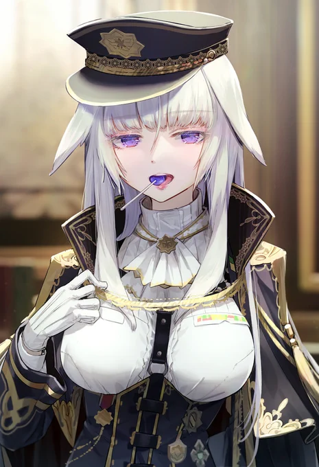 まどろみの中で見た白髪軍服ちゃん 