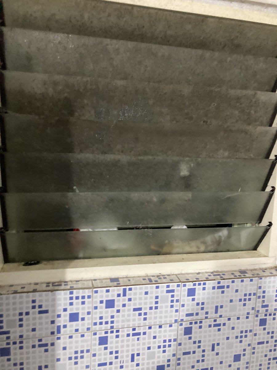 virtuallysekar's tweet photo. @oyorooms I checked out a oyo within 15 minutes because of sanitation issues. And checked in with another oyo room same night now your team is refusing refund. Here is how the room looked you tell me how clean it is https://t.co/FDEjky1hJa