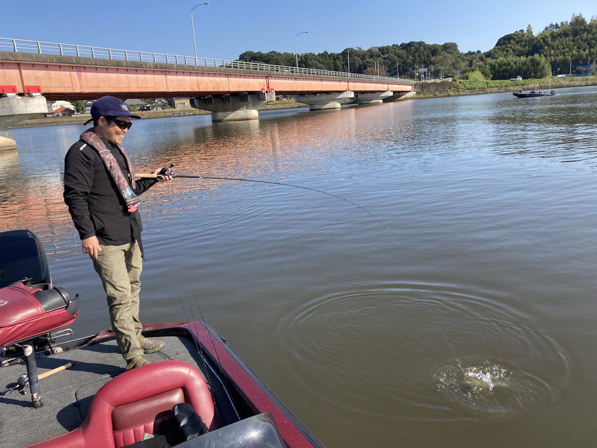 チバラギ最高 Ftk032 S Tweet 今日は週末の打ち合わせも兼ねてftk事務局長きんちゃんと 釣りの方はさっぱりでしたが久しぶりに色々話せて楽しかった 1年遅れの納艇祝いも頂いてあざました Trendsmap