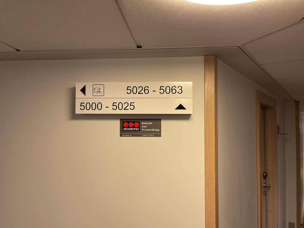 codethestuff's tweet photo. UX may be hard, even in the real world… #ux #fail https://t.co/86cupiMb5g