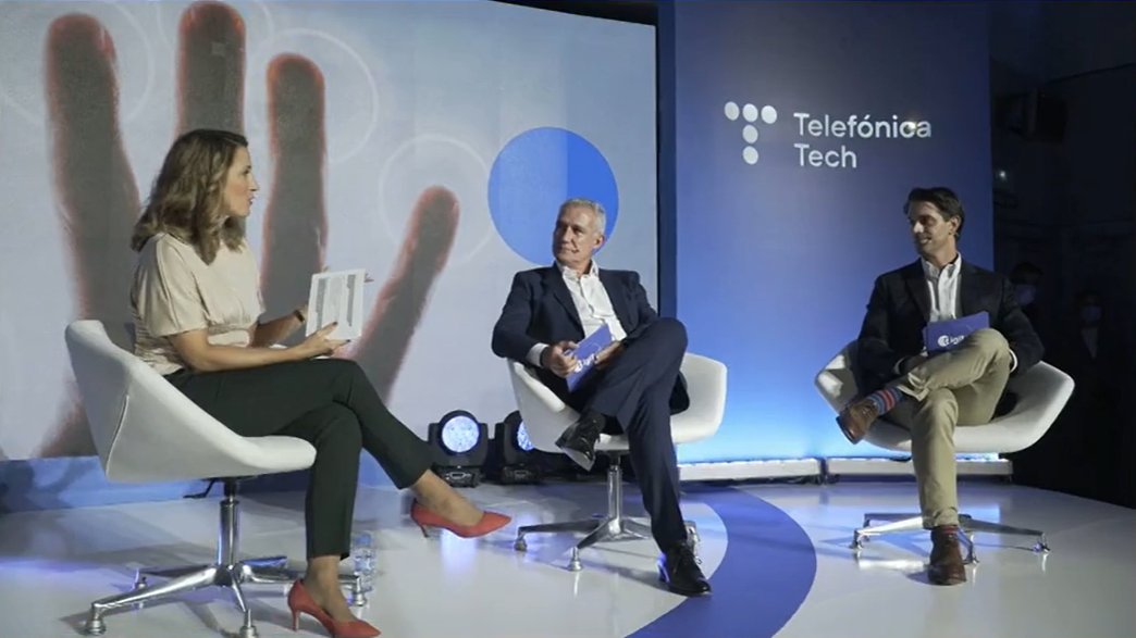 TelefonicaTech's tweet photo. 🔙La semana pasada celebramos nuestro primer evento presencial para clientes en el Wanda @Metropolitano, el primer #SmartStadium de Europa.📲🏟
¿Quieres saber cómo fue? Revive el #DIGITALL21 con el video oficial📹➡️https://t.co/v9t5g0CVCe https://t.co/5plivqUPuk