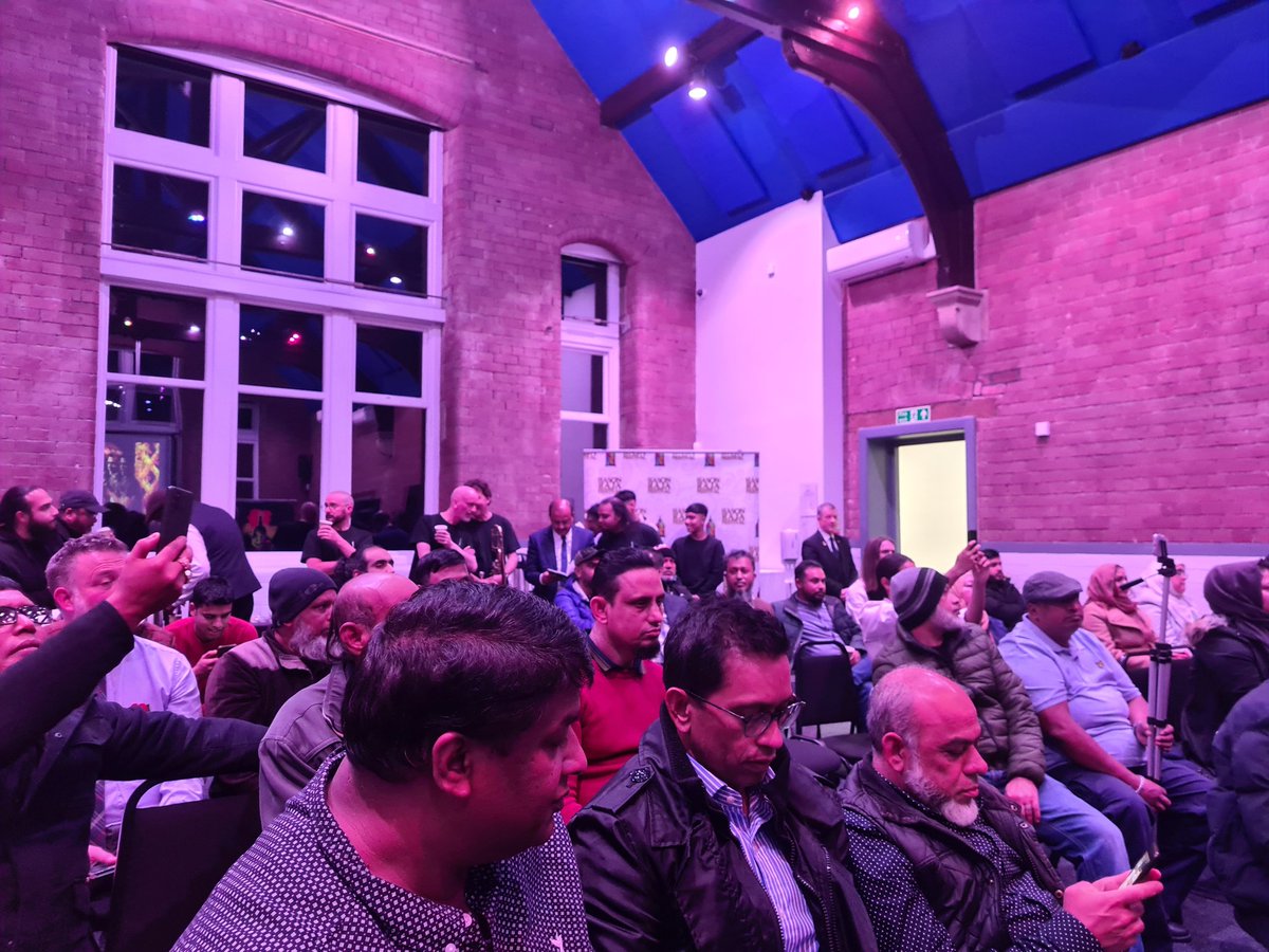 Brilliant event <a href="/LandmarkBurnley/">The Landmark</a> last night for the launch of #BrishtiArts new book. A pleasure to be a part of it with Mayor of Burnley @mtfromburnley and <a href="/shahjee72/">Shah Hussain</a> great turnout and music <a href="/suzanaansar/">suzana ansar</a>  #art #culture #hasonraja