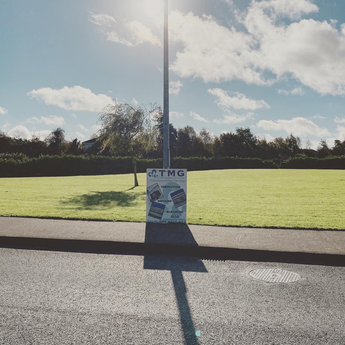 MudderGutters's tweet photo. #signofthetimes
We love our #teamtmg sign as it allows potential clients to see us in action and get our contact details before deciding to engage our services.
Book your #wintercheck #freegutterinspection #gutterclearing by DM📲 or ☎️#calltextwhatsapp0858728177
#bestinmeath https://t.co/NVIVj1n5qA