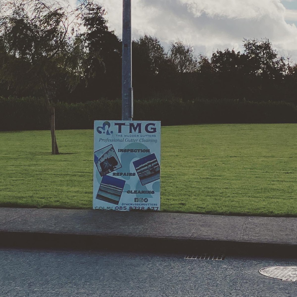 MudderGutters's tweet photo. #signofthetimes
We love our #teamtmg sign as it allows potential clients to see us in action and get our contact details before deciding to engage our services.
Book your #wintercheck #freegutterinspection #gutterclearing by DM📲 or ☎️#calltextwhatsapp0858728177
#bestinmeath https://t.co/NVIVj1n5qA