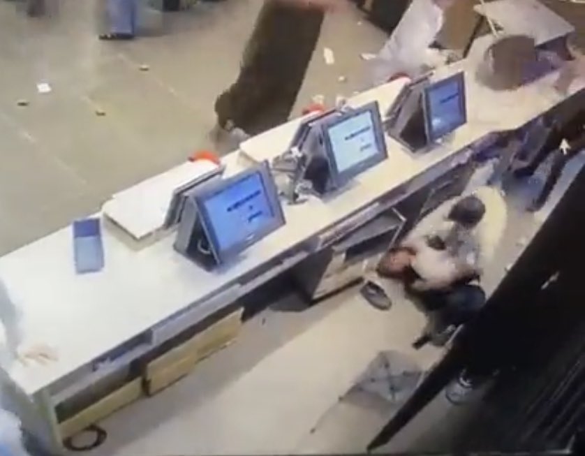 عاجل

تم القبض على 5 أشخاص اعتدوا على العمالة بأحد المطاعم.