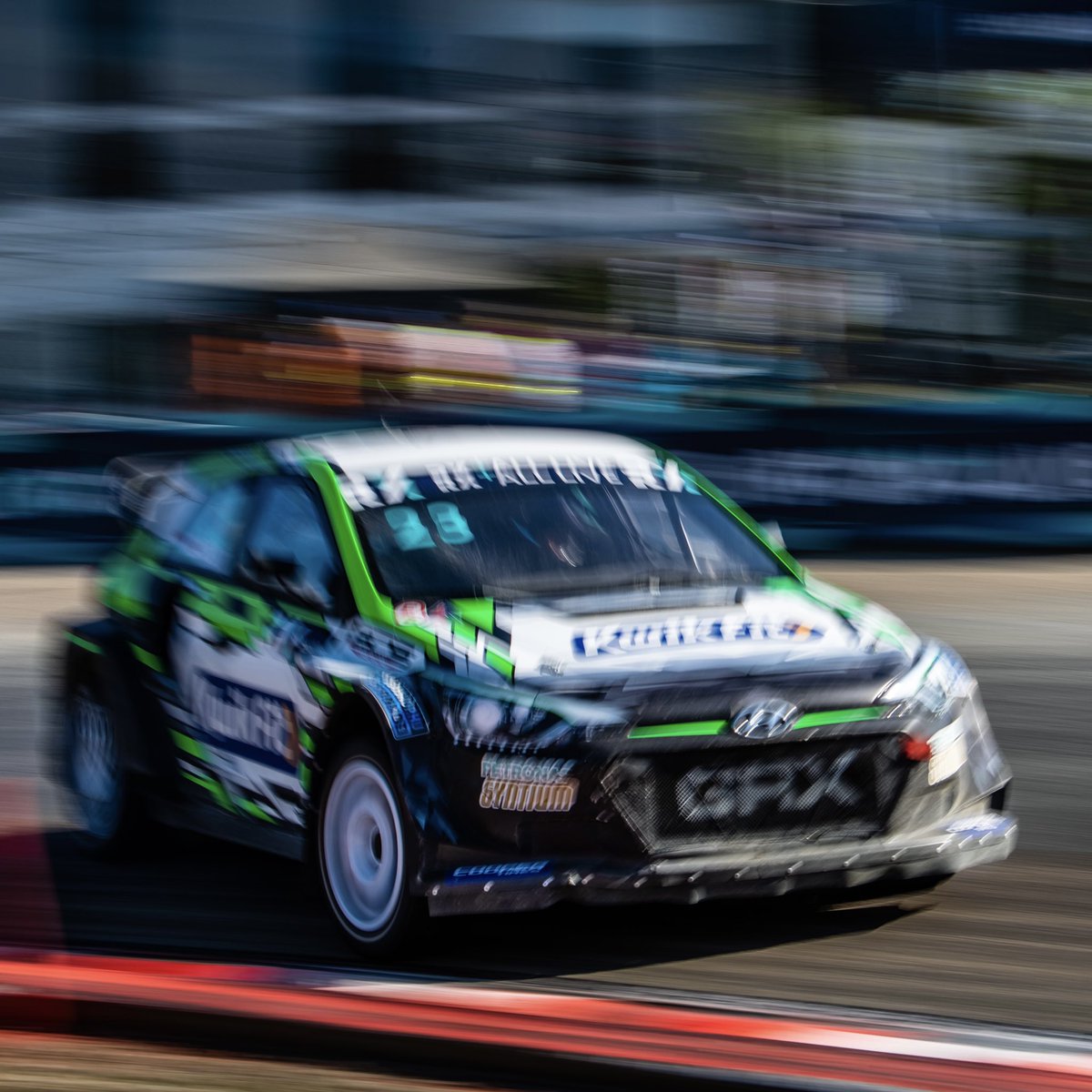 GronholmRX's tweet photo. Flying through the week!🚀

#GRXSET #GRX #GronholmRX #SETPromotion #WorldRX #RX1 #Rallycross @SzaboKrisz23 @FIAWorldRX https://t.co/b53qe2LQL4