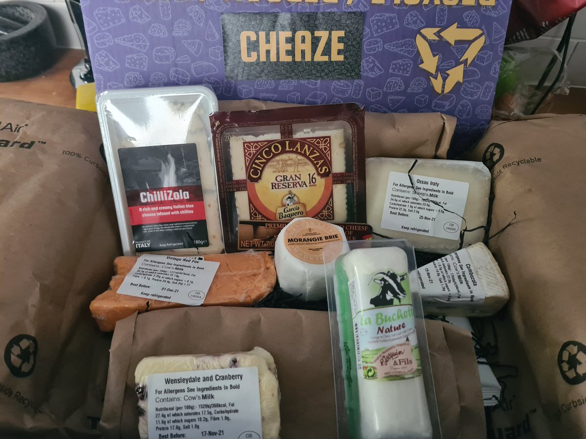 S_eastwood's tweet photo. Happy Wednesday everyone.
Yes that is a #Cheaze delivery at 8.30am and yes I am super tempted to have cheese for breakfast. #Mustresist @Cheazebox1 https://t.co/Imf7l44My2
