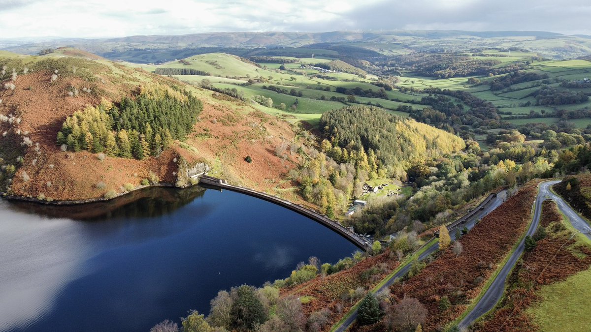 jonarudd's tweet photo. Autumn colours at Clywedog Reservoir 02-11-21 https://t.co/AhceQ6y1eW