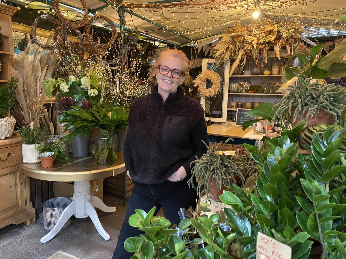 markethallshrew's tweet photo. We’ve loved having Botanique in the market the last few years, watching the business grow and flourish. Now we’re thrilled for Lisa as she takes her love for floristry and living interiors, onto the high street. It’s her last week here She’ll open her new shop in Wyle Cop Nov 24 https://t.co/zH2KtP77Nh