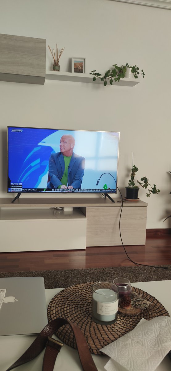 ell_chur's tweet photo. #Aruseros665 Cuando Don Alfonso me roba el cobre @AruserosLaSexta https://t.co/QV3oPhqiPq