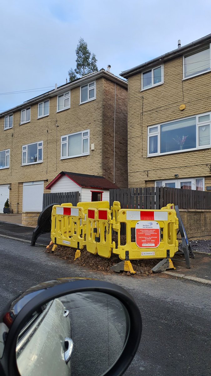 tidyminge's tweet photo. @NGNgas 2 week ago this hole was dug and not one person has been back since. How long should I live with a crater outside my house? P.s calling your helpline is is about as useful as digging this hole.... https://t.co/EBtx6gD9cZ
