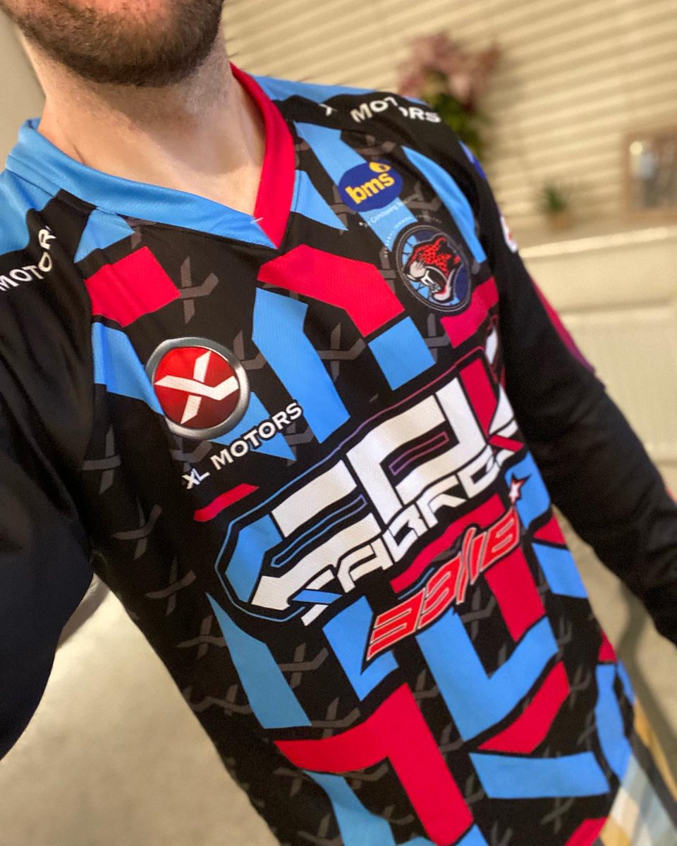 3318Designs's tweet photo. Getting your own kit delivered for a change is very cool!

#covsabres #cyclespeedway #customdesign #racetop #hoodie #polo #coventry https://t.co/fnheRy3eYH