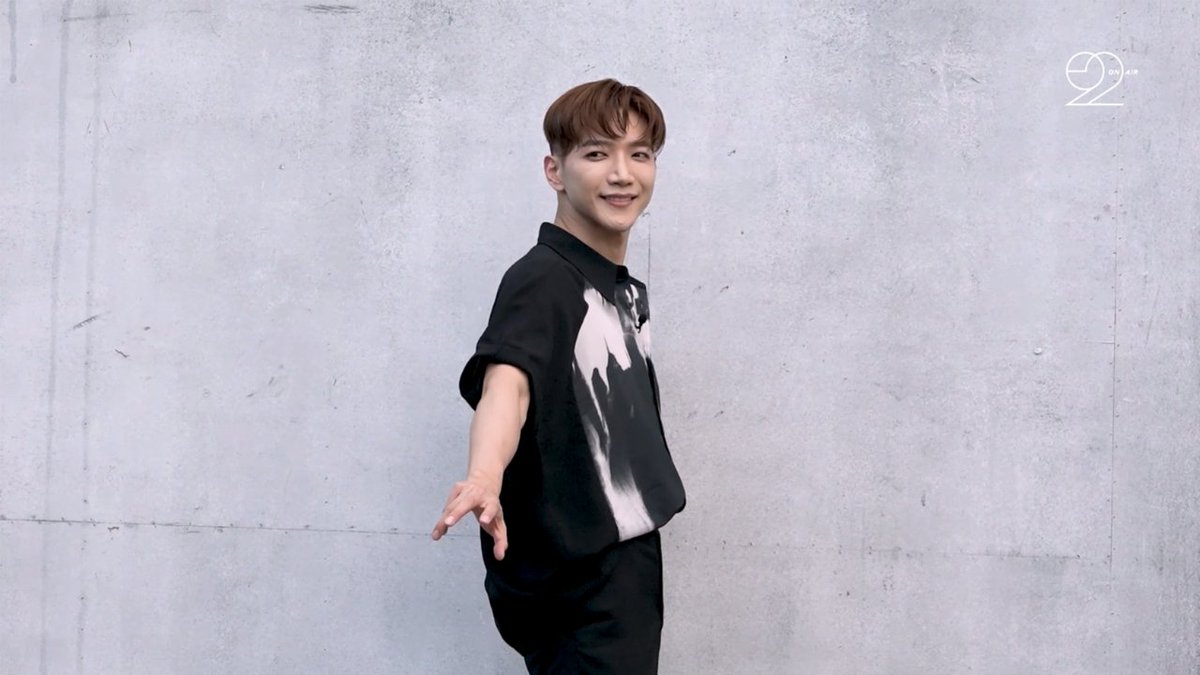 follow_2PM's tweet photo. [O2]
#OnAir_2PM
요원! 프로! 다 되는 만능 JUN. K 예능 나들이 비하인드 (EN/JP)

https://t.co/E1oDto1Vwk

#O2 #오투
#2PM #투피엠
#JUN_K #준케이
#아돌라에이전트
#극한데뷔야생돌 https://t.co/ITNy3ZeXow