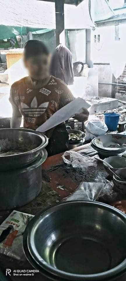 Phu_twt_mm's tweet photo. #Mandalay, ChanAyeTharSan &amp; ChanMyaTharSi tsp students union distributed leaflets to UNITY with brothere &amp; sisters of ETHNIC region and to BOYCOTT the MILITARY PRODUCTS.
#UN_TimeForAction
#Nov3Coup  
#WhatsHappeningInMyanmar https://t.co/kOtMp8RILr