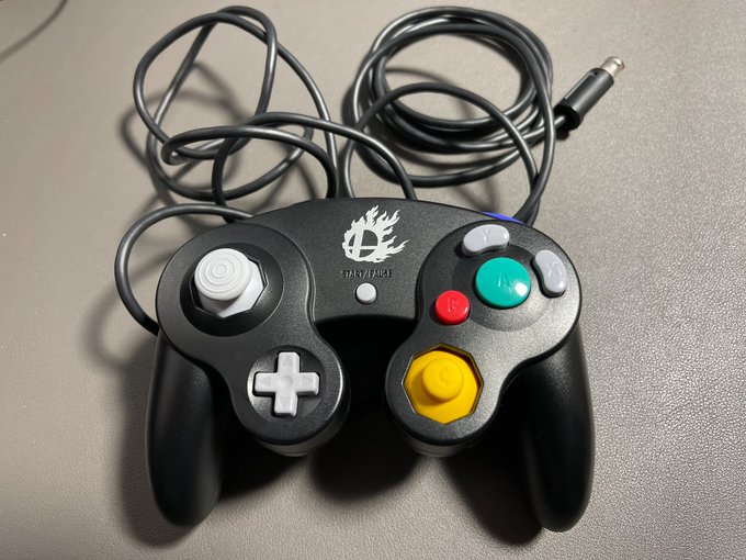 ほぼ未使用のGCコンを引っ張り出してきました。でもSwitchのGCコンアダプターが全然売ってねえんだ 