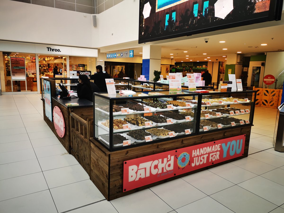 Mall_Blackburn's tweet photo. A super tasty new kiosk has opened today in Victoria Court!

Batch’d by @ArrowFreshUK bring together a variety of small batch, artisan suppliers from across Lancashire and other local regions.

 😋🍩🍰

#Artisan #Lancashire #Local #Doughnuts #Brownies https://t.co/JXLuJytxq6
