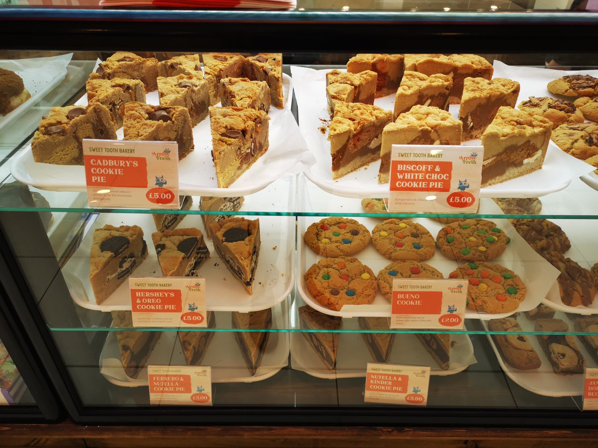 Mall_Blackburn's tweet photo. A super tasty new kiosk has opened today in Victoria Court!

Batch’d by @ArrowFreshUK bring together a variety of small batch, artisan suppliers from across Lancashire and other local regions.

 😋🍩🍰

#Artisan #Lancashire #Local #Doughnuts #Brownies https://t.co/JXLuJytxq6
