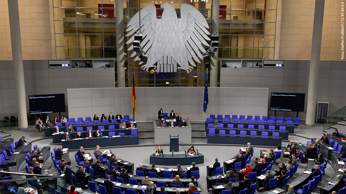 Nationale Akademie der Wissenschaften Leopoldina (@leopoldina) on Twitter photo Wie wird wissenschaftliche #Expertise im #Bundestag genutzt? Mitglieder <a href="/Bundestag/">Deutscher Bundestag</a> und ihre MitarbeiterInnen wurden dazu Anfang 2021 befragt. Ein aktuelles Diskussionspapier der Leopoldina wertet die Ergebnisse aus: leopoldina.org/evidenz
#Politikberatung Wie wird wissenschaftliche #Expertise im #Bundestag genutzt? Mitglieder <a href="/Bundestag/">Deutscher Bundestag</a> und ihre MitarbeiterInnen wurden dazu Anfang 2021 befragt. Ein aktuelles Diskussionspapier der Leopoldina wertet die Ergebnisse aus: leopoldina.org/evidenz
#Politikberatung