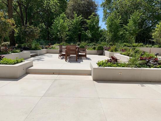 ExternalWorks's tweet photo. #Moleanos #limestone #paving supplied by @CEDStoneGroup for private residence, London https://t.co/R12R39IB5U https://t.co/udb5fKrszk