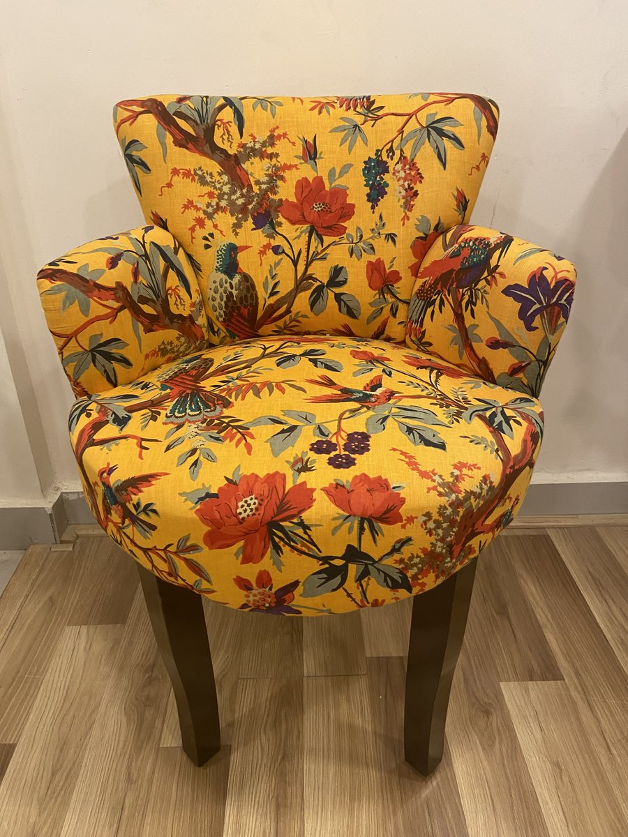 TFS_Bangalore's tweet photo. The mango creations Accent chair with arms is sure to liven up your living space while being the perfect spot for complete relaxation and comfort.
#chair #furniture #tfs #thefurniturestore #accentchair #yellowchair #bangalorefurniture #living #livingroomdecor #floralprint https://t.co/Ggpb6VLeuB