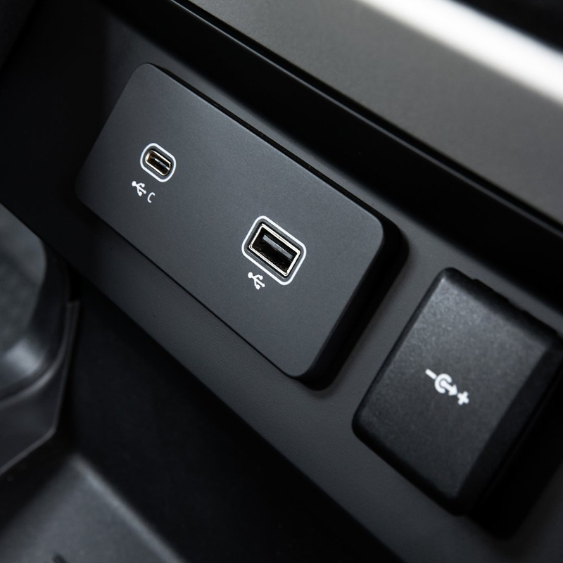 LandRover_Ke's tweet photo. An icon reimagined for the digital generation. With Pivi Pro infotainment, Software Over the Air Updates and USB charge points in all rows, the new #DEFENDER stays connected while you connect with the outdoors.

#LandRoverKenya #DefenderKe #Adventure #SUV