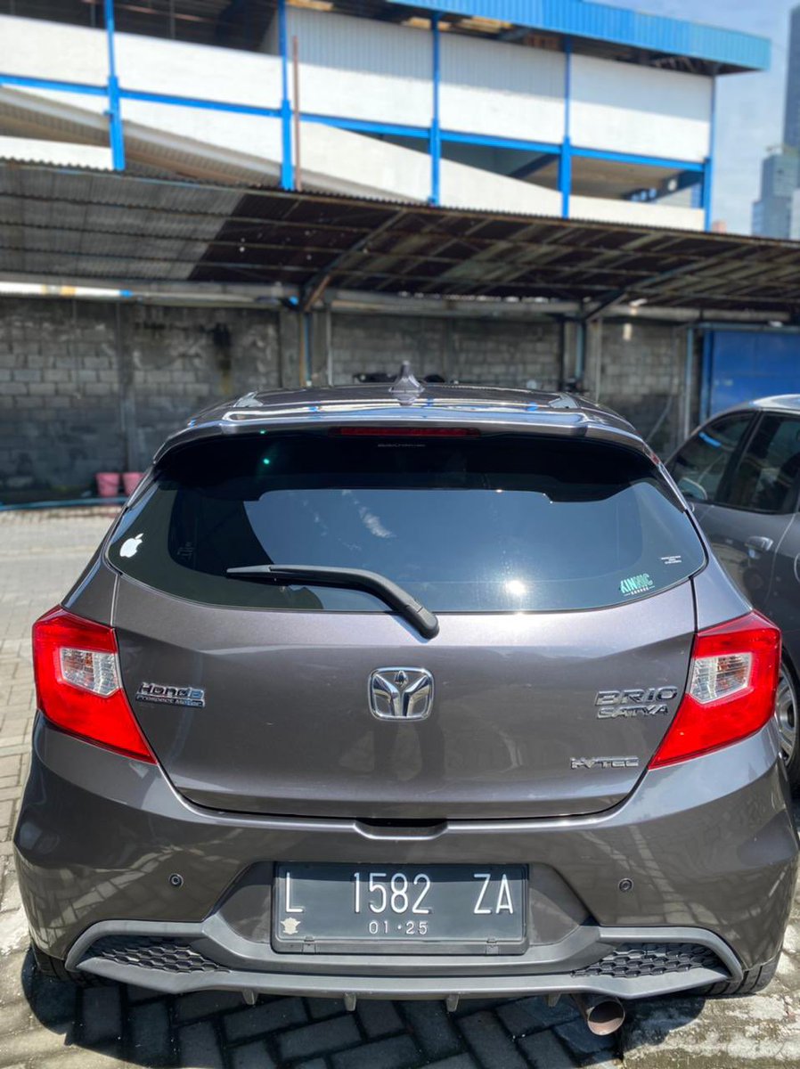 SullivanAkbar's tweet photo. Ini detail lainya foto mobil saya https://t.co/JXlXFLoPq7